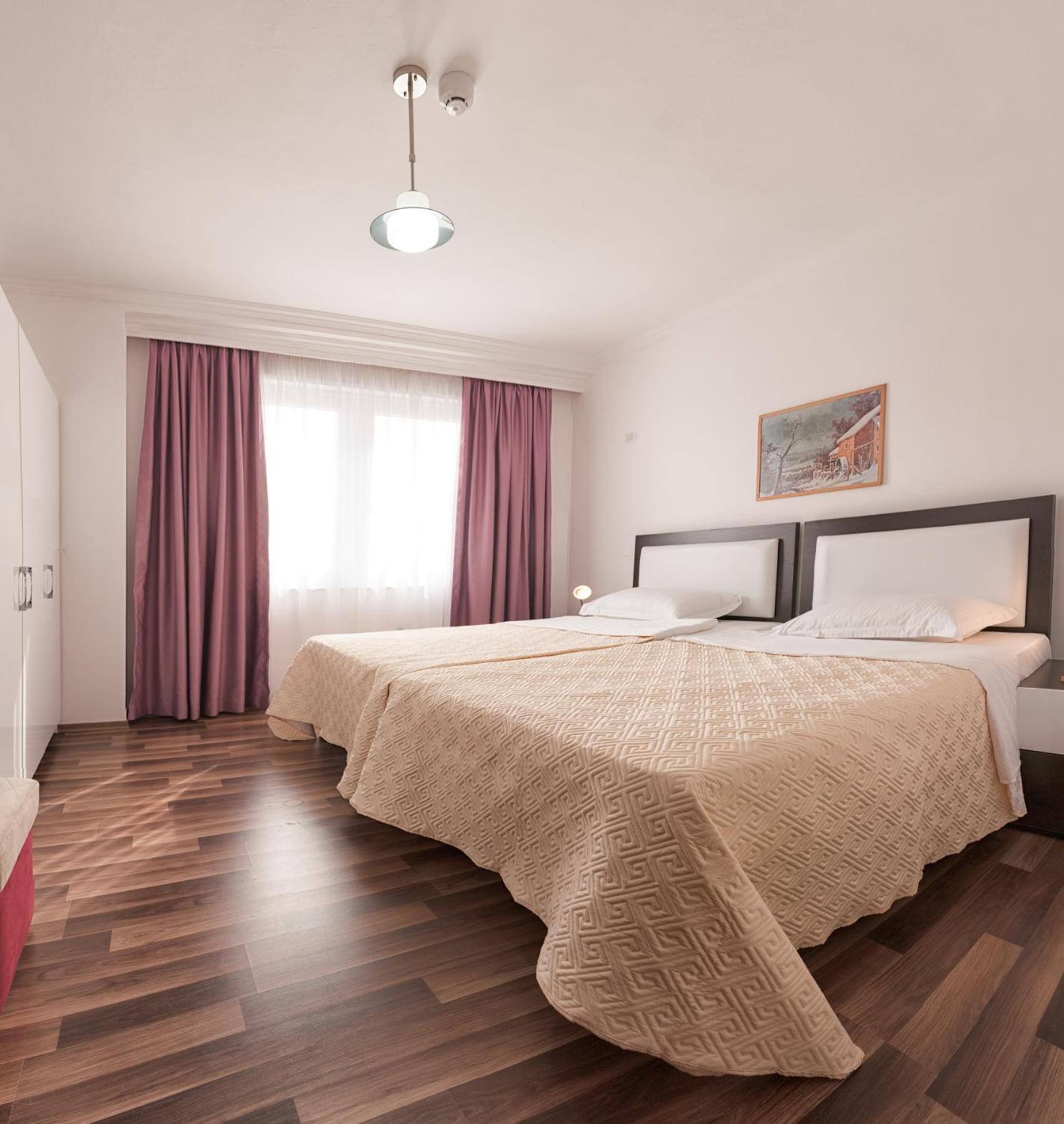Dora Residence Collak Luaran gambar