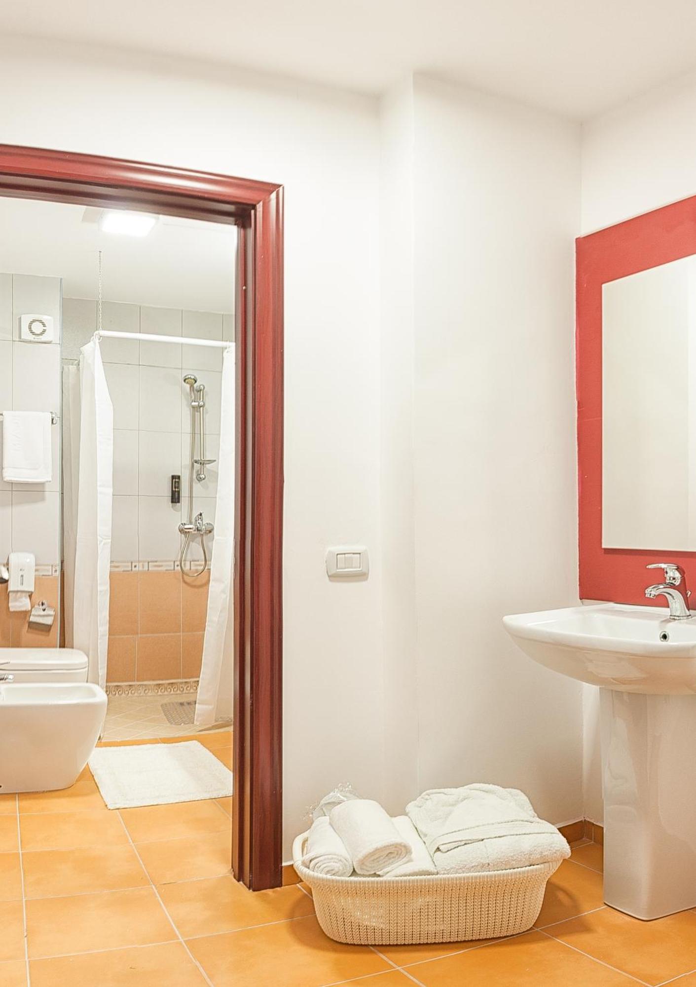Dora Residence Collak Luaran gambar