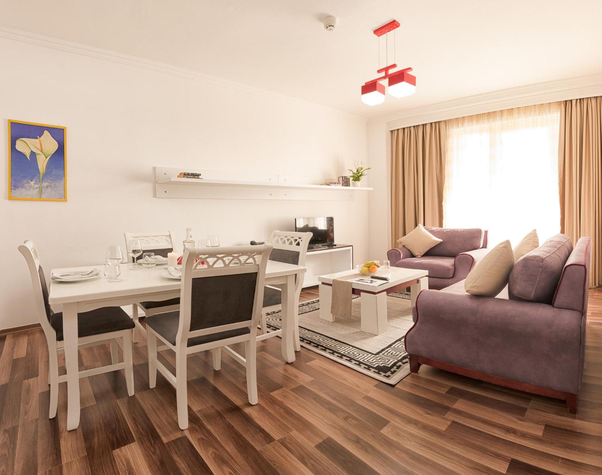 Dora Residence Collak Luaran gambar