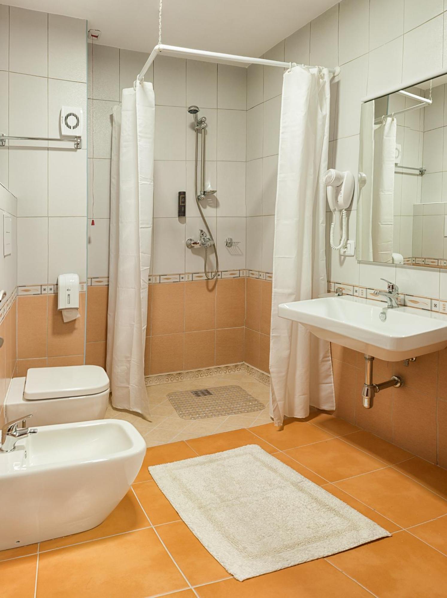Dora Residence Collak Luaran gambar