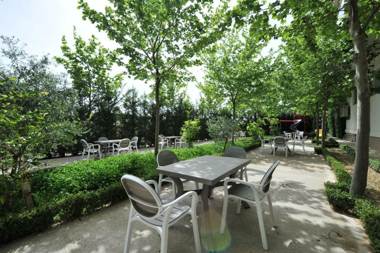 Dora Residence Collak Luaran gambar